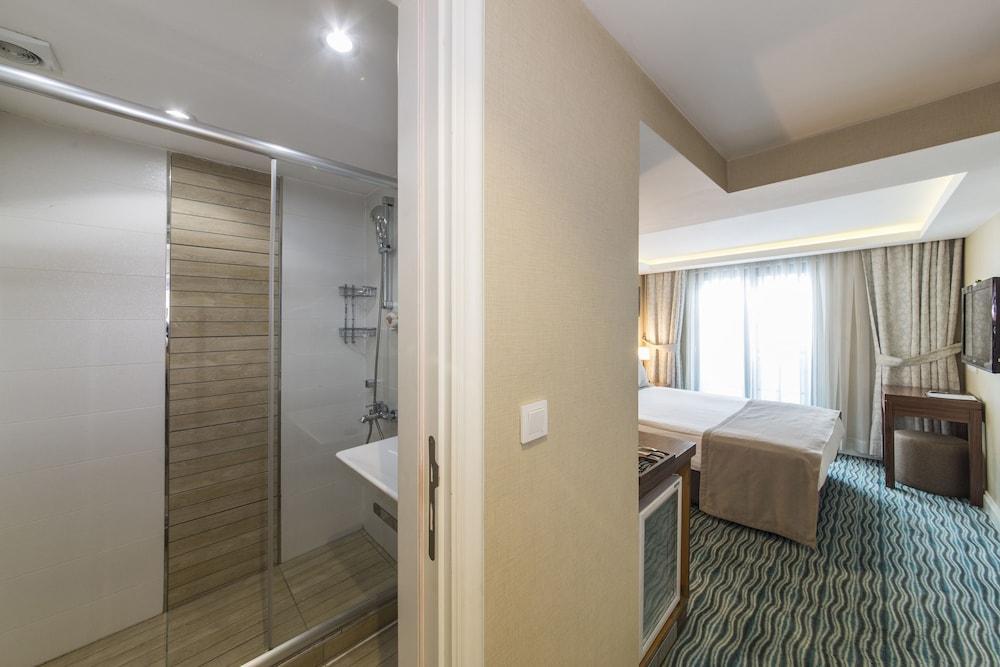 Aston Hotel Taksim Istanboel Buitenkant foto