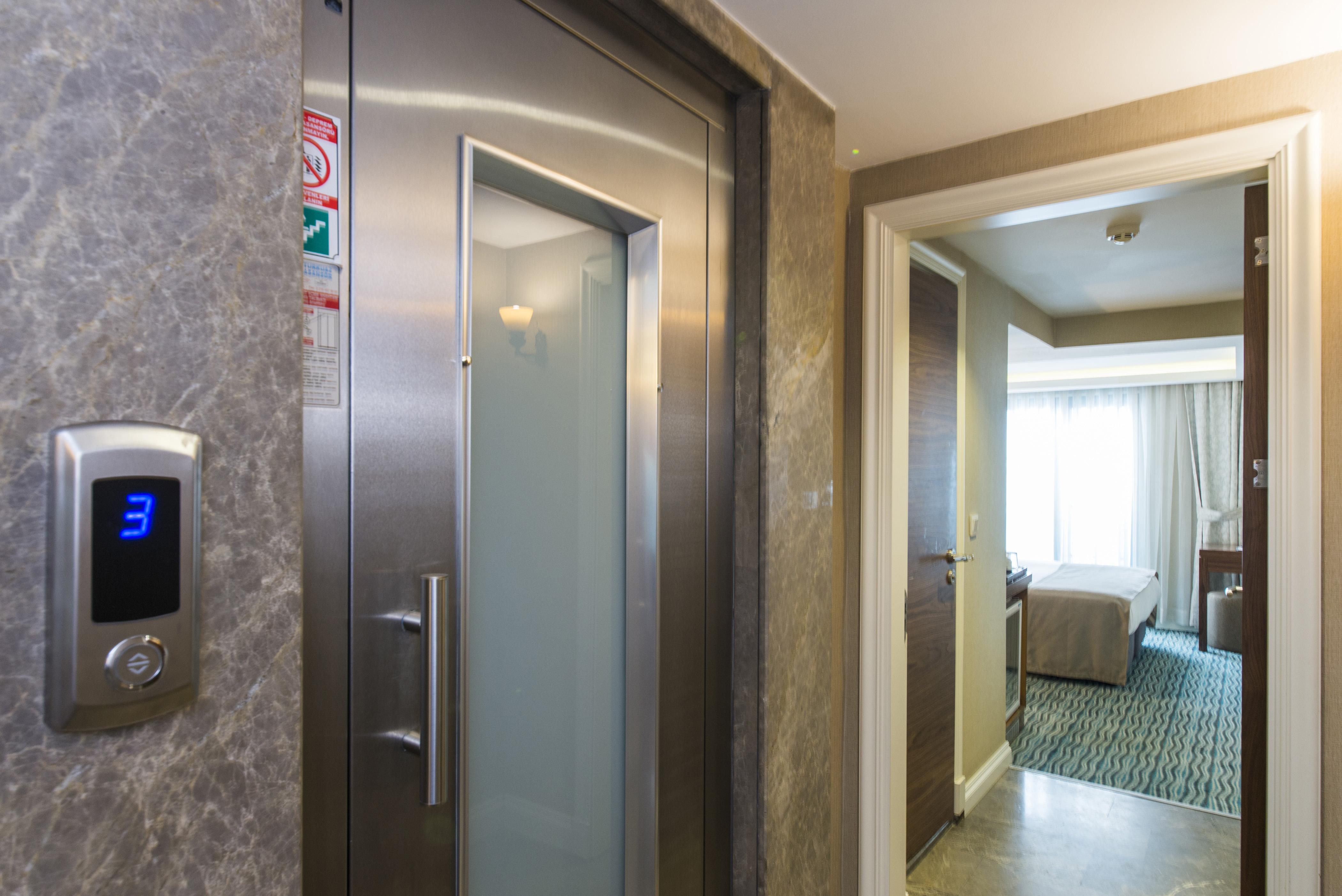 Aston Hotel Taksim Istanboel Buitenkant foto