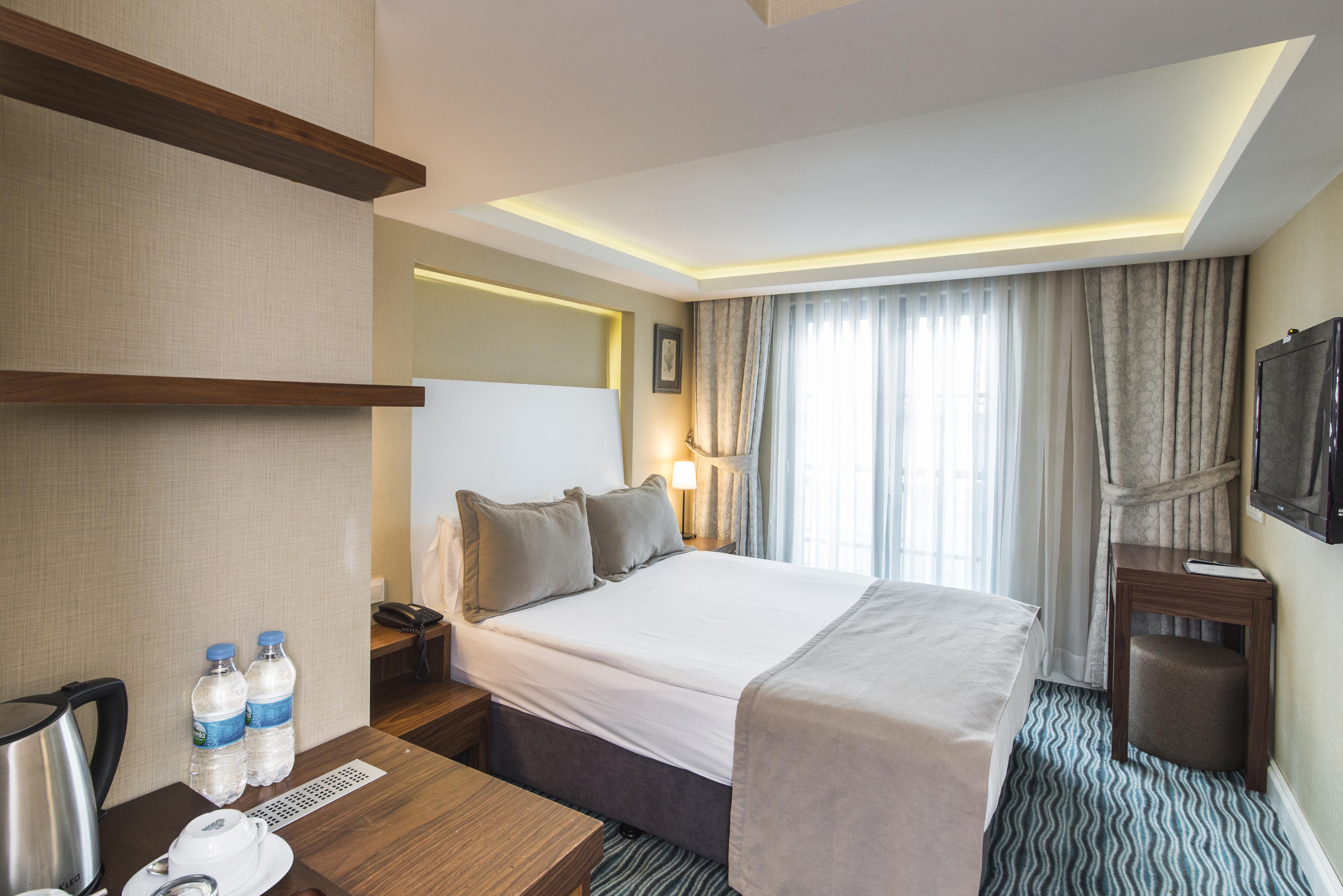 Aston Hotel Taksim Istanboel Buitenkant foto