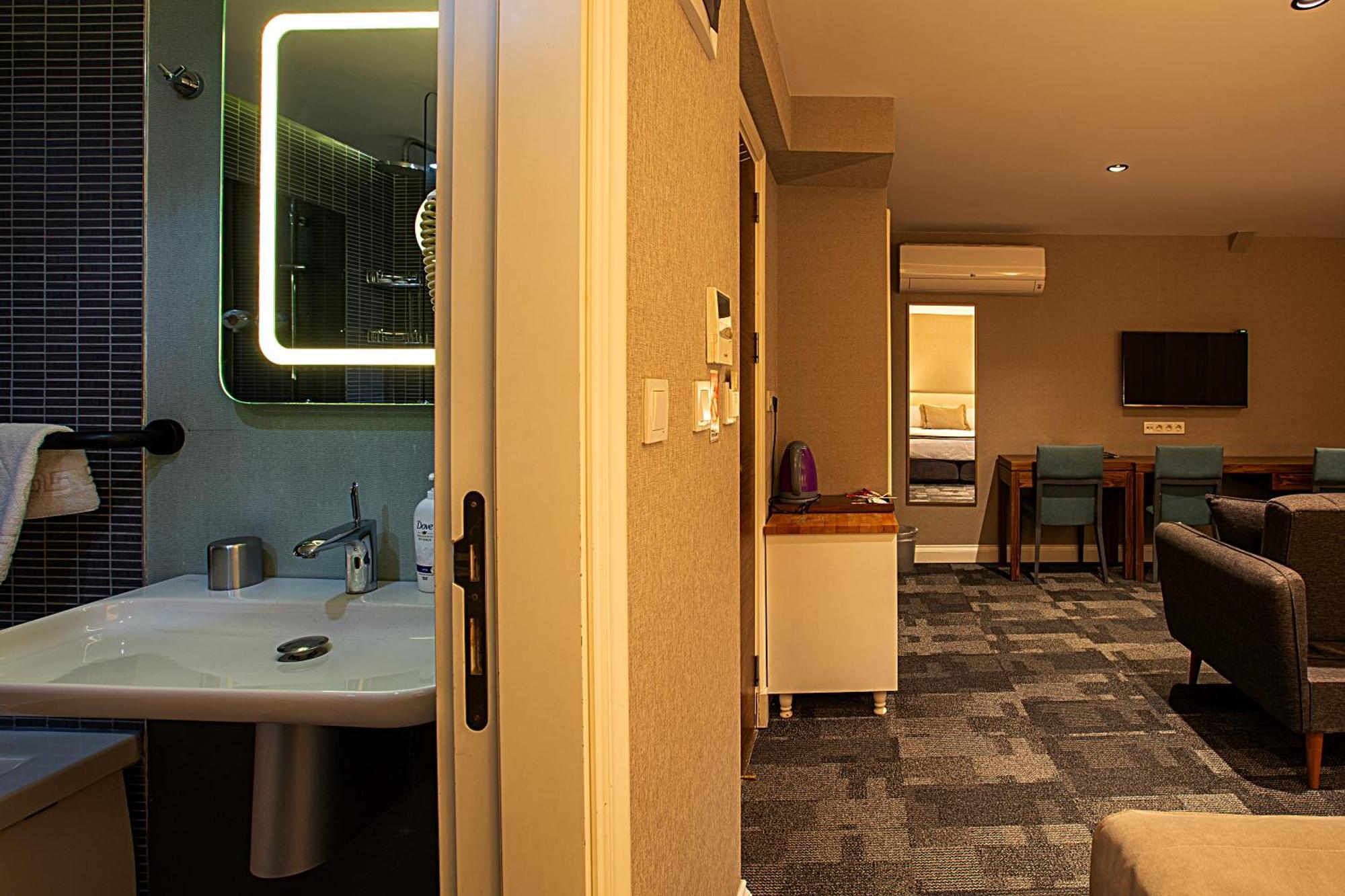 Aston Hotel Taksim Istanboel Buitenkant foto