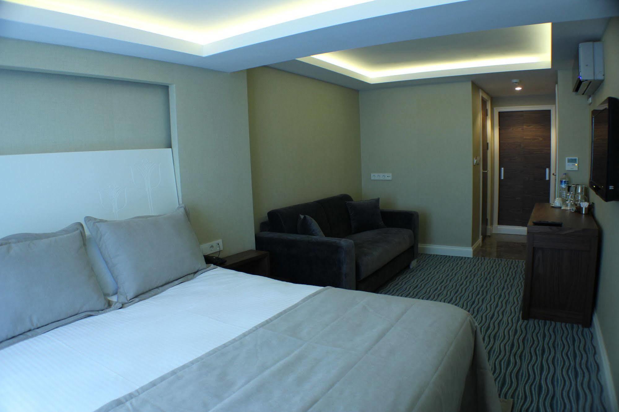 Aston Hotel Taksim Istanboel Buitenkant foto